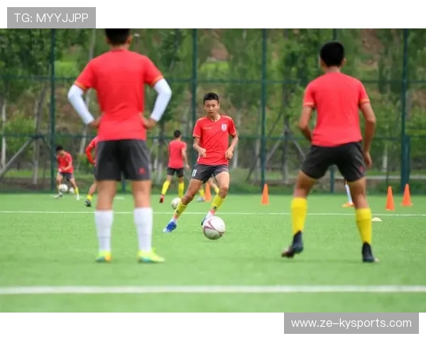足球俱乐部在青训中实施学业导师与心理支持并行措施，足球青训俱乐部招生宣传